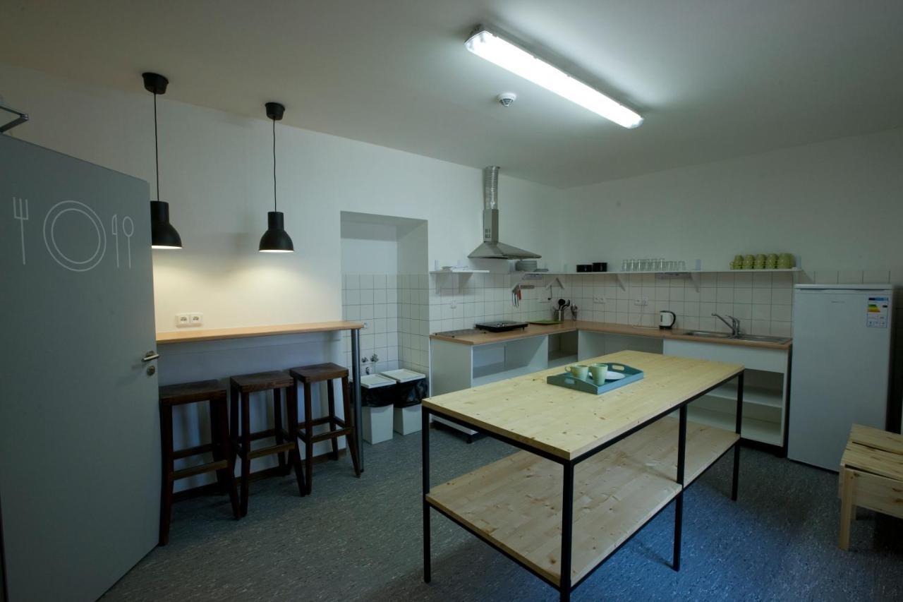 Hostel U Zlateho Kohouta Kroměříž Exteriör bild