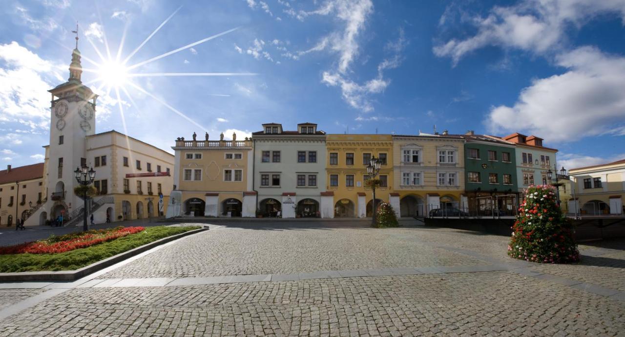 Hostel U Zlateho Kohouta Kroměříž Exteriör bild